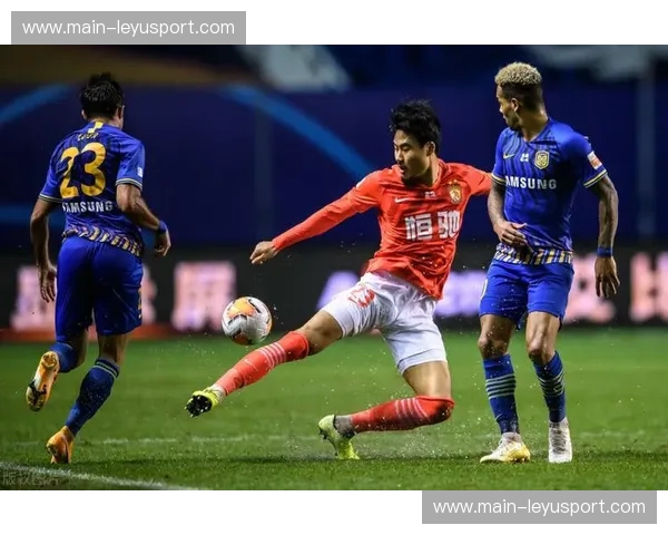 王座上的裂痕与新王的加冕：复盘恒大vs苏宁那场改变命运的终极之战